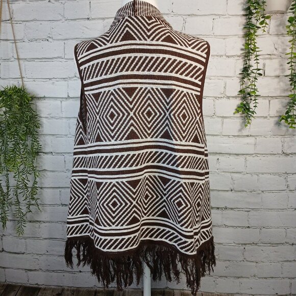 YA LOS ANGELES SLEEVELESS CARDIGAN IN BROWN AND WHITE AZTEC DESIGN, SIZE MEDIUM - Picture 3 of 8